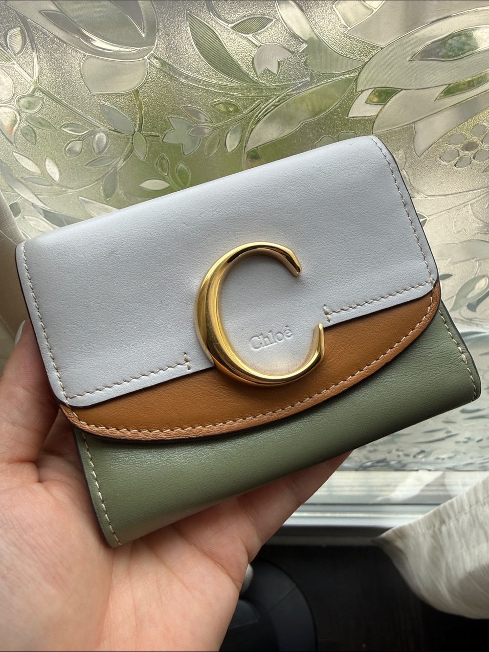 CHLOÉ Small Tri-Color C Wallet in Baby Blueish Gray, Tan & Olive Green - Picture 2 of 10